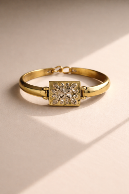 The Royal Crest Bangle